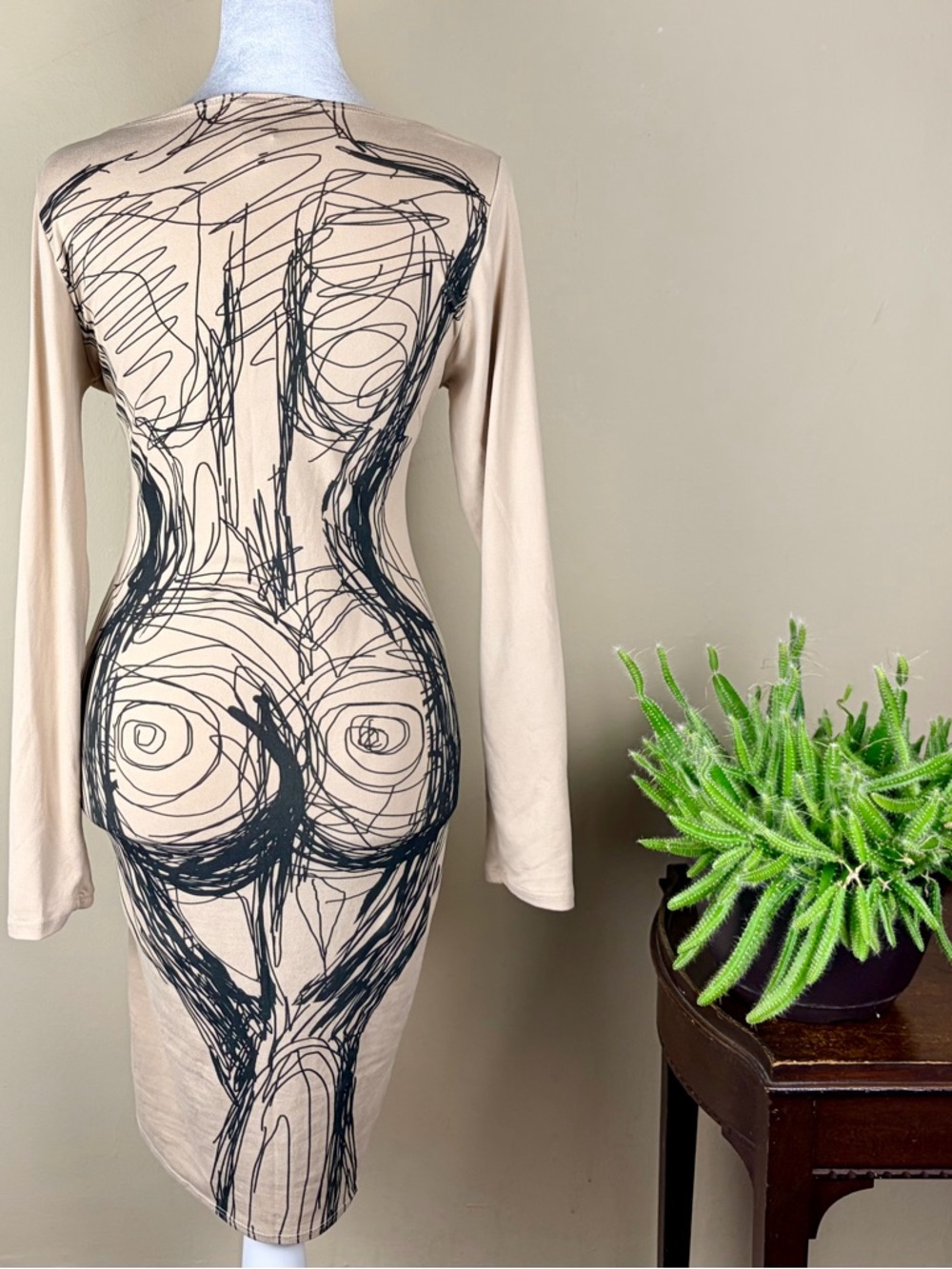 Miroh Beige Bodycon Dress Size XL with black abstract sketch print